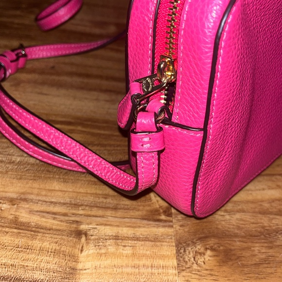 Coach NWT pebbled leather camera crossbody purse ELECTRIC PINK ⚡️ - Picture 10 of 15